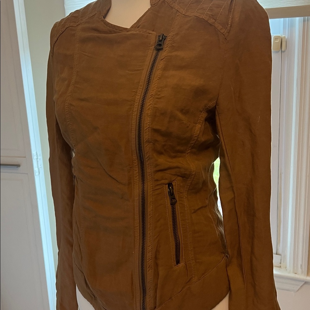Lightweight Jacket 🧥 - Picture 6 of 11